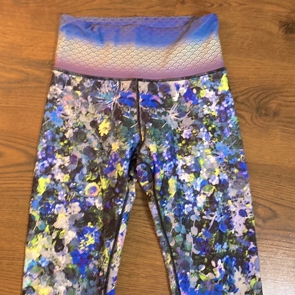 🌷Vibrant Floral🌷Super Soft Thick High Waistband Leggings - Picture 2 of 8